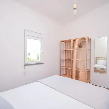 Appartamento 3 Bedroom Top Floor Flat In