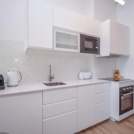 3 Bedroom Top Floor Flat In * Cascais