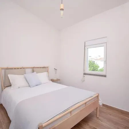 Appartamento 3 Bedroom Top Floor Flat In